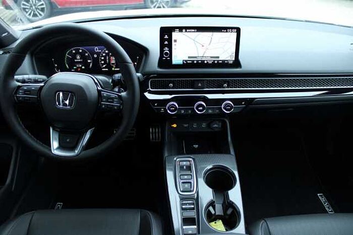 Honda Civic e: HEV Advance