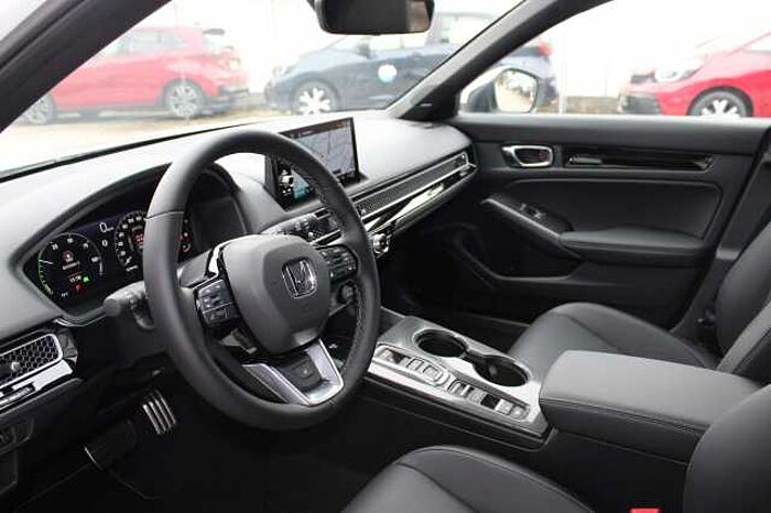 Honda Civic e: HEV Advance