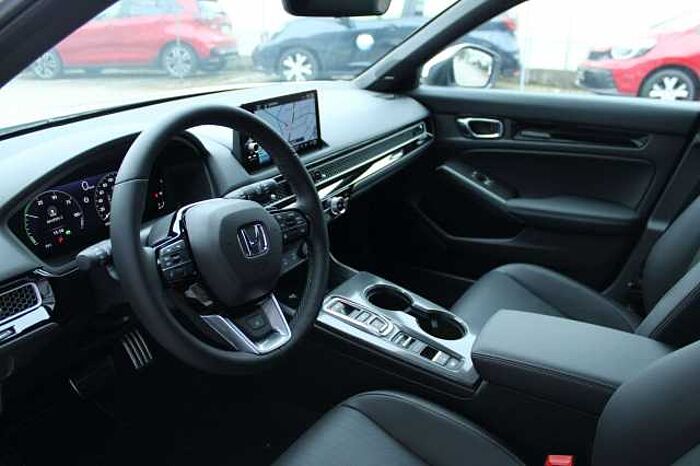 Honda Civic e: HEV Advance