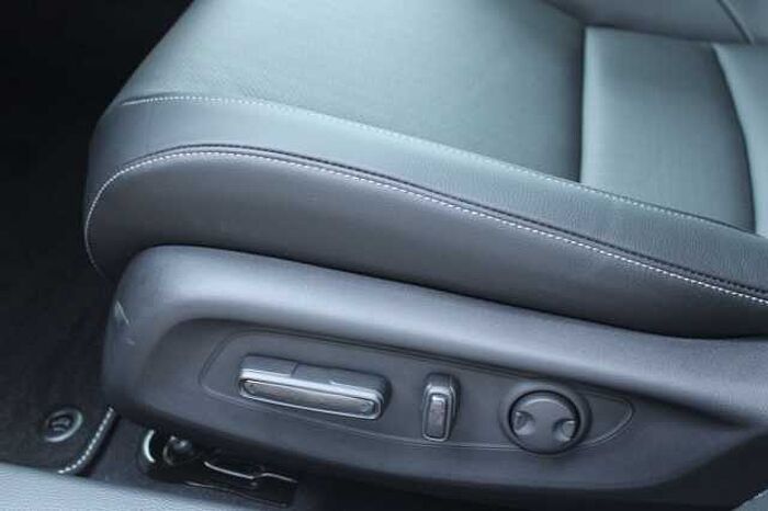 Honda Civic e: HEV Advance