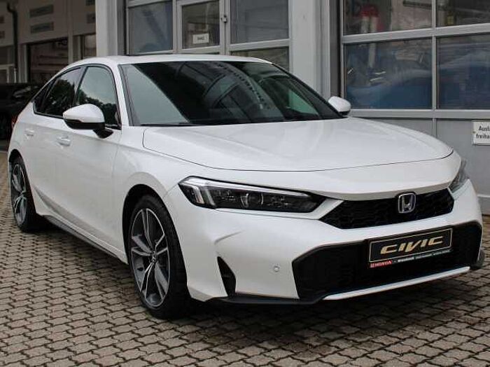 Honda Civic e: HEV Advance