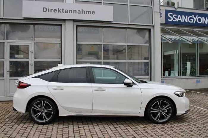 Honda Civic e: HEV Advance
