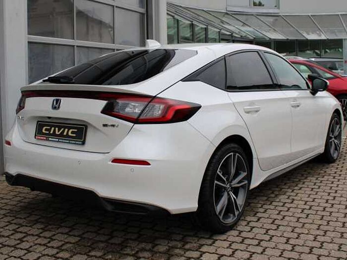 Honda Civic e: HEV Advance