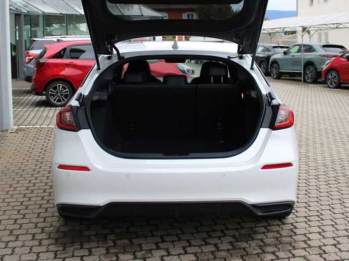 Honda Civic e: HEV Advance