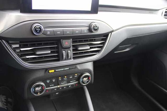 Ford Focus Focus Turnier 1.0 EcoBoost Aut. TITANIUM