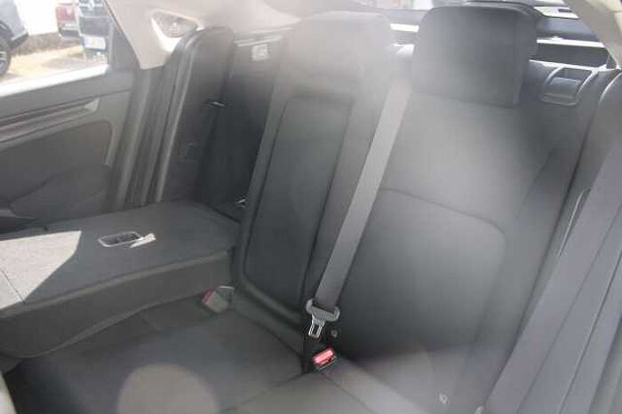 Honda Civic e: HEV Elegance