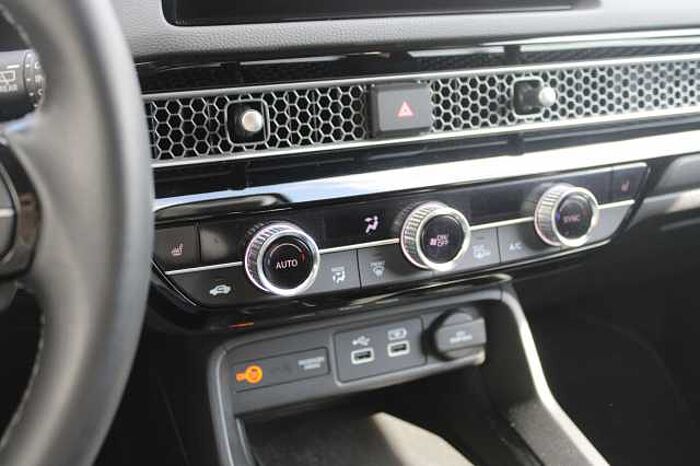 Honda Civic e: HEV Elegance
