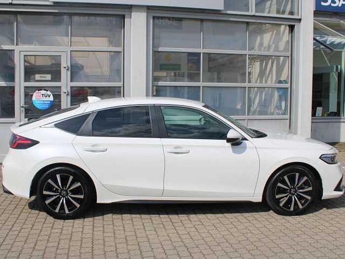 Honda Civic e: HEV Elegance
