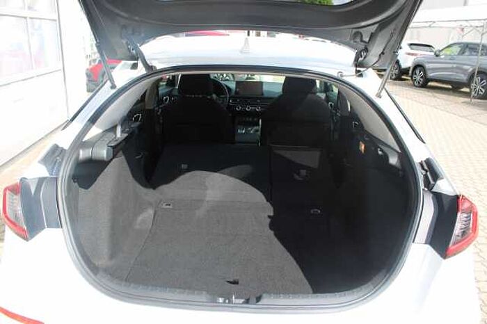 Honda Civic e: HEV Elegance