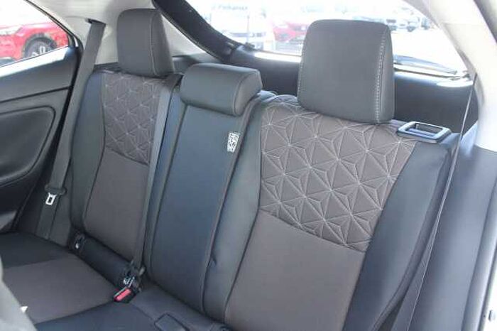 Toyota Yaris Cross Hybrid AWD-i Elegant
