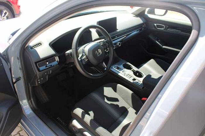 Honda Civic e: HEV Elegance