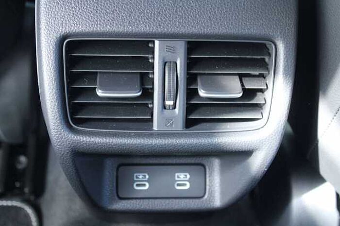 Honda Civic e: HEV Elegance
