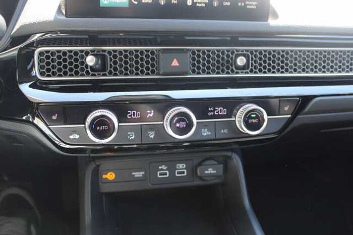 Honda Civic e: HEV Elegance