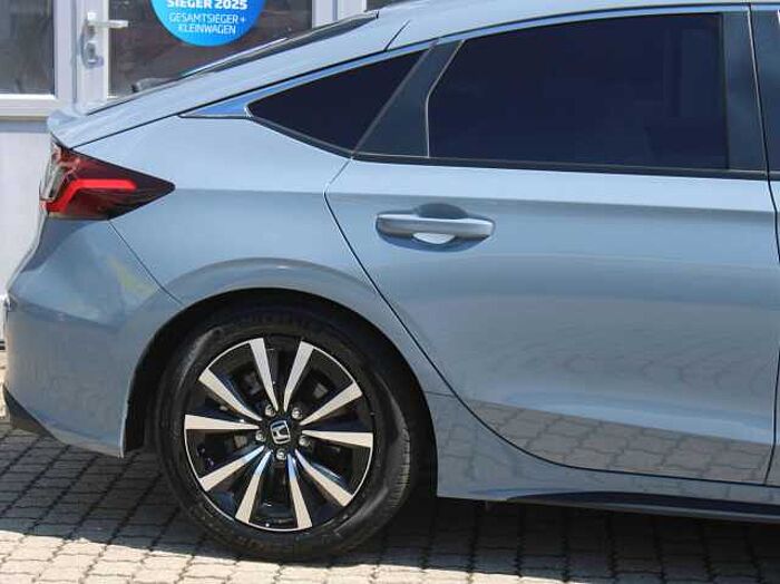 Honda Civic e: HEV Elegance