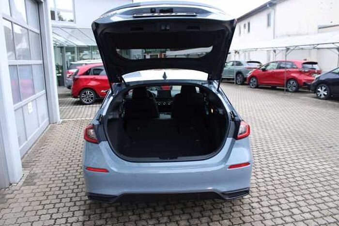 Honda Civic e: HEV Elegance